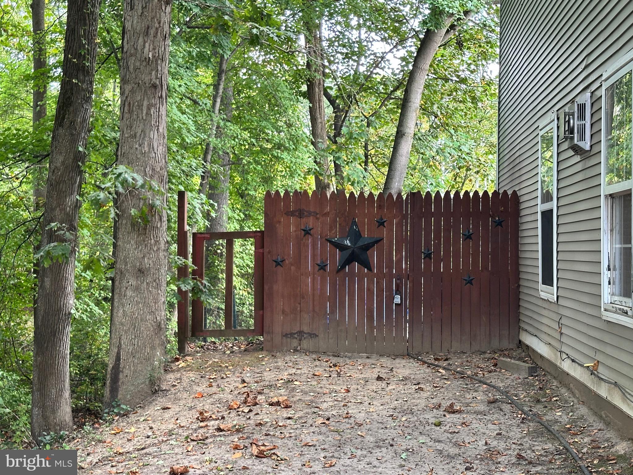 145 CREEKSIDE COURT