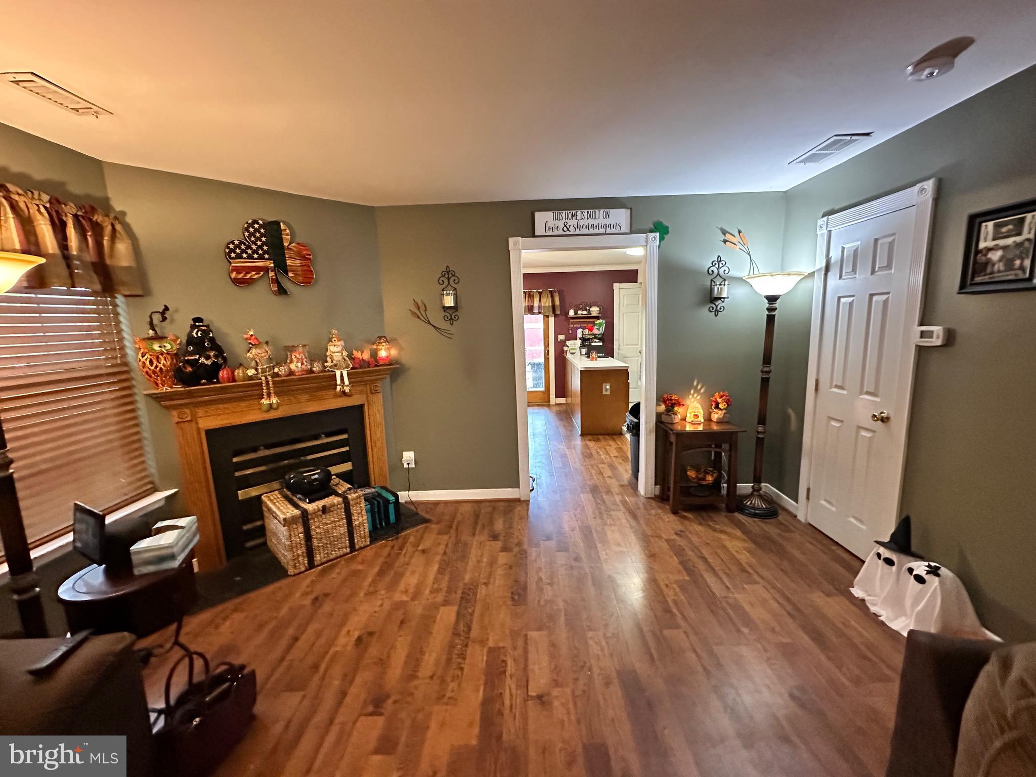 145 CREEKSIDE COURT