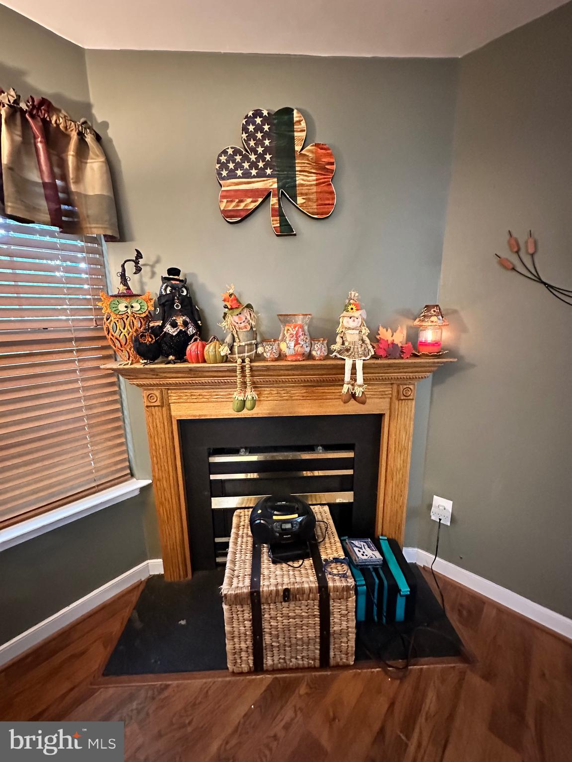 145 CREEKSIDE COURT