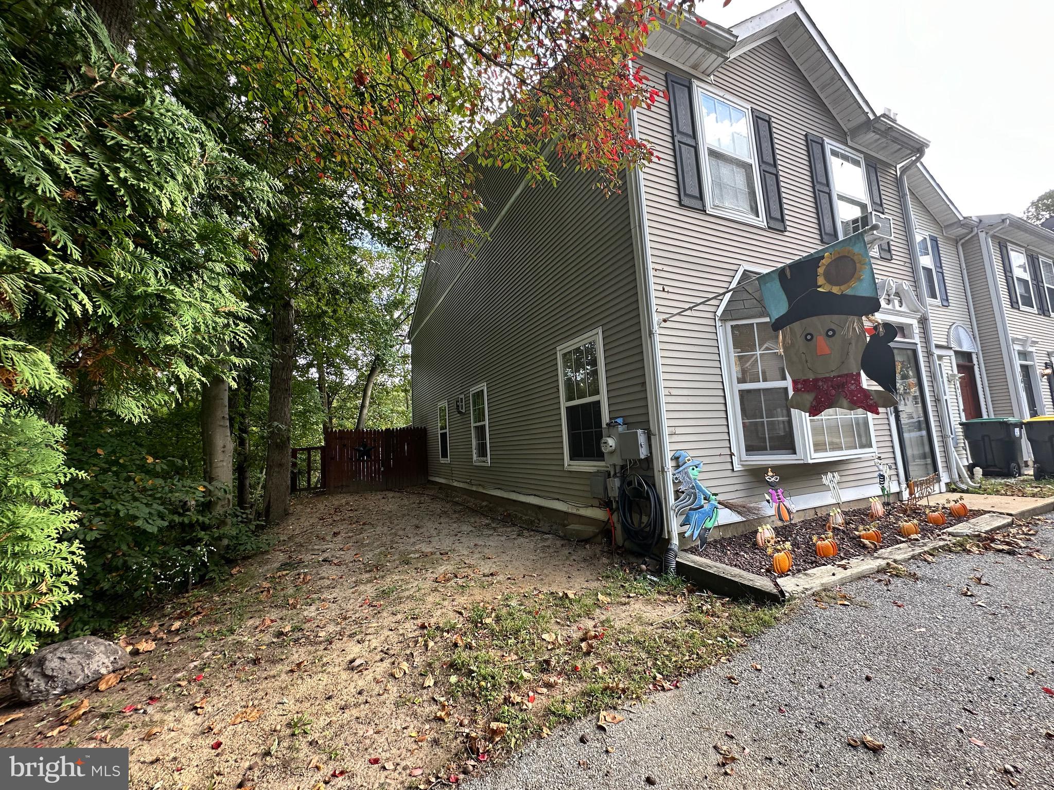 145 CREEKSIDE COURT