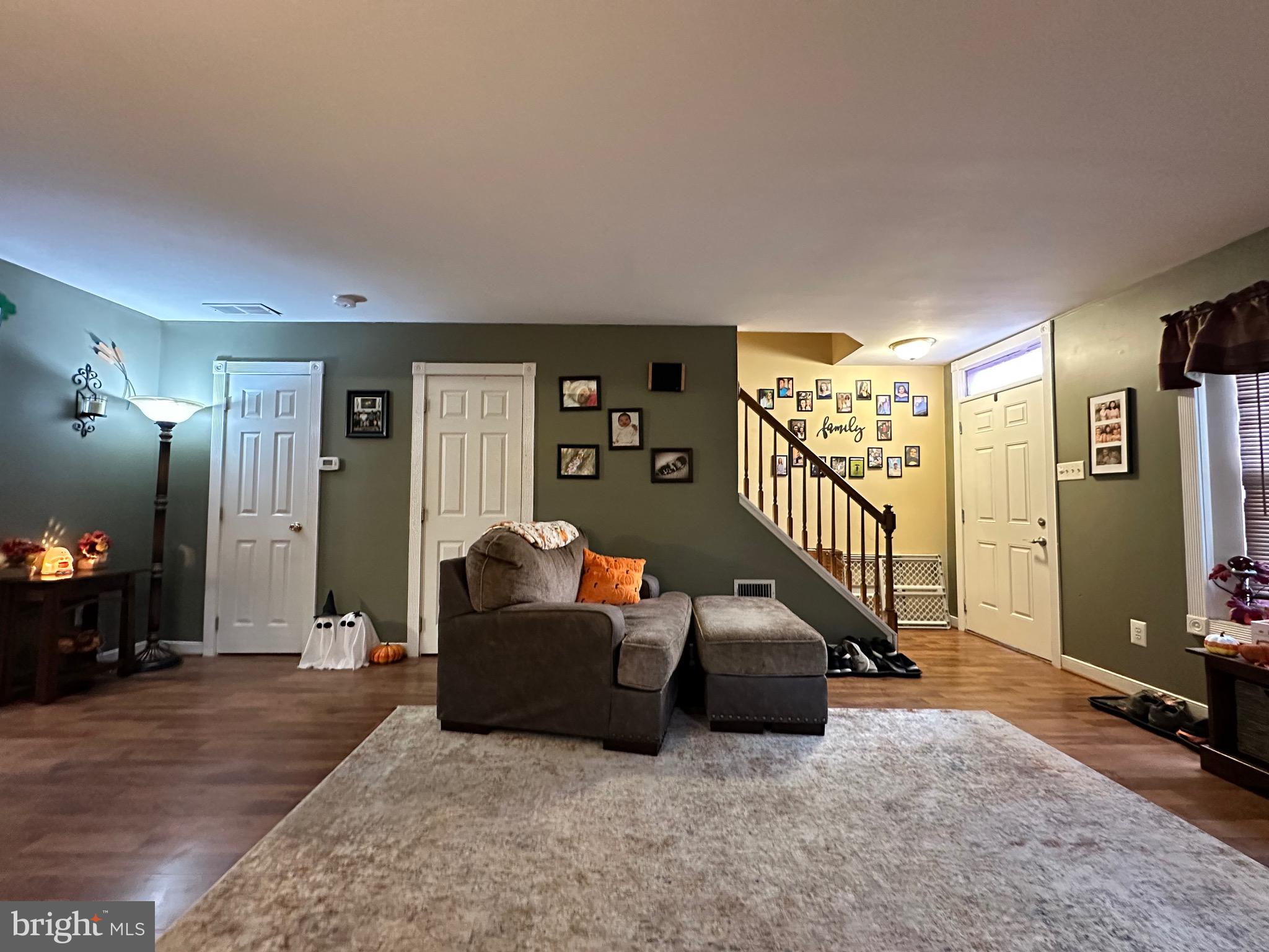 145 CREEKSIDE COURT