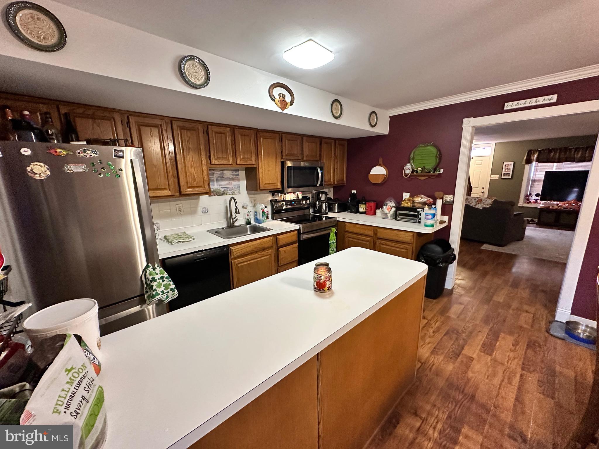 145 CREEKSIDE COURT