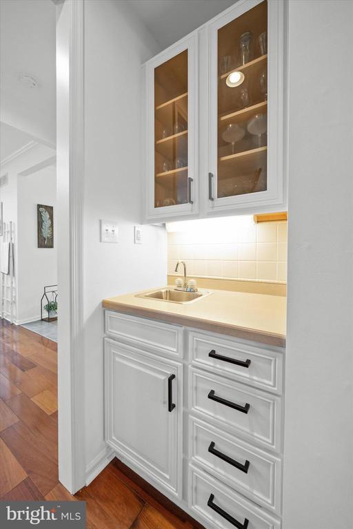 7 LANDVIEW COURT