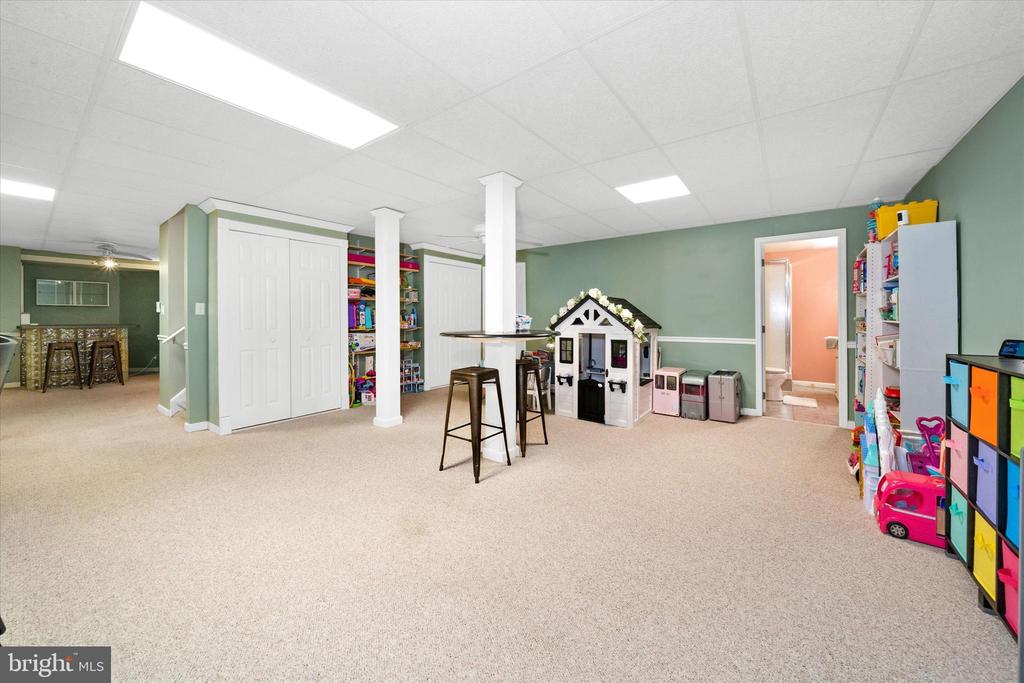 7 LANDVIEW COURT