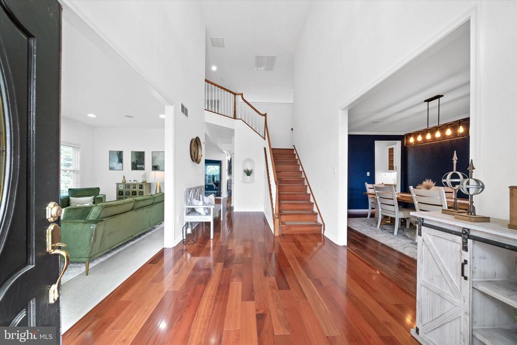 7 LANDVIEW COURT
