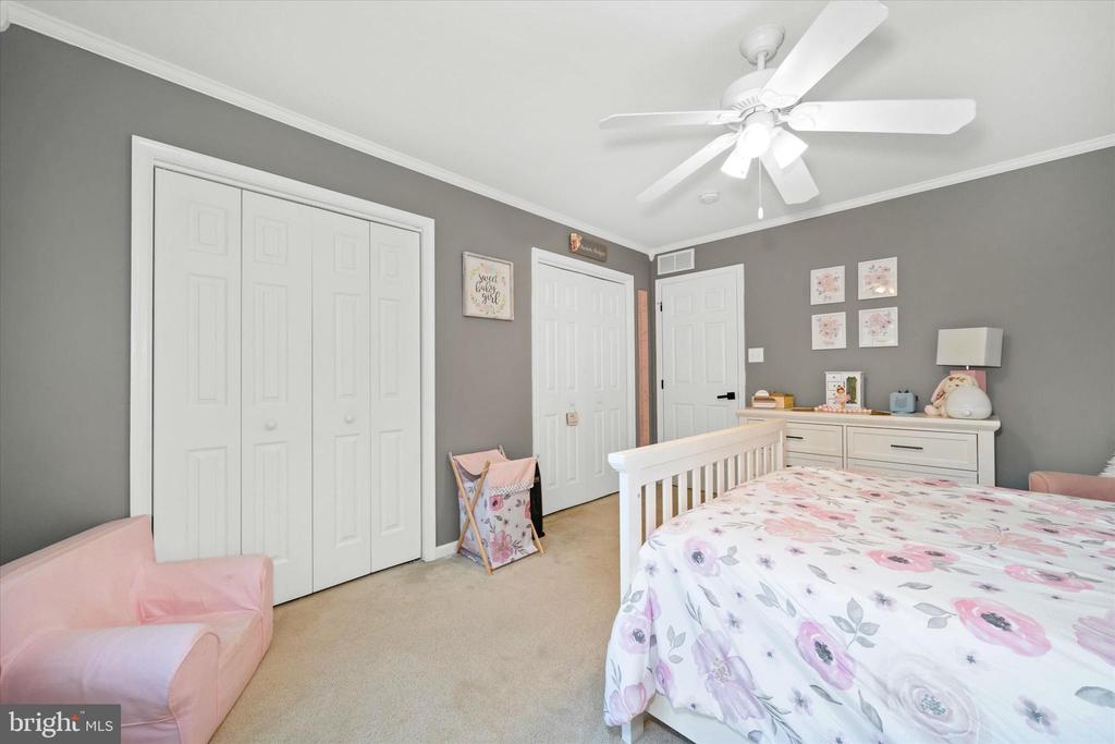 7 LANDVIEW COURT