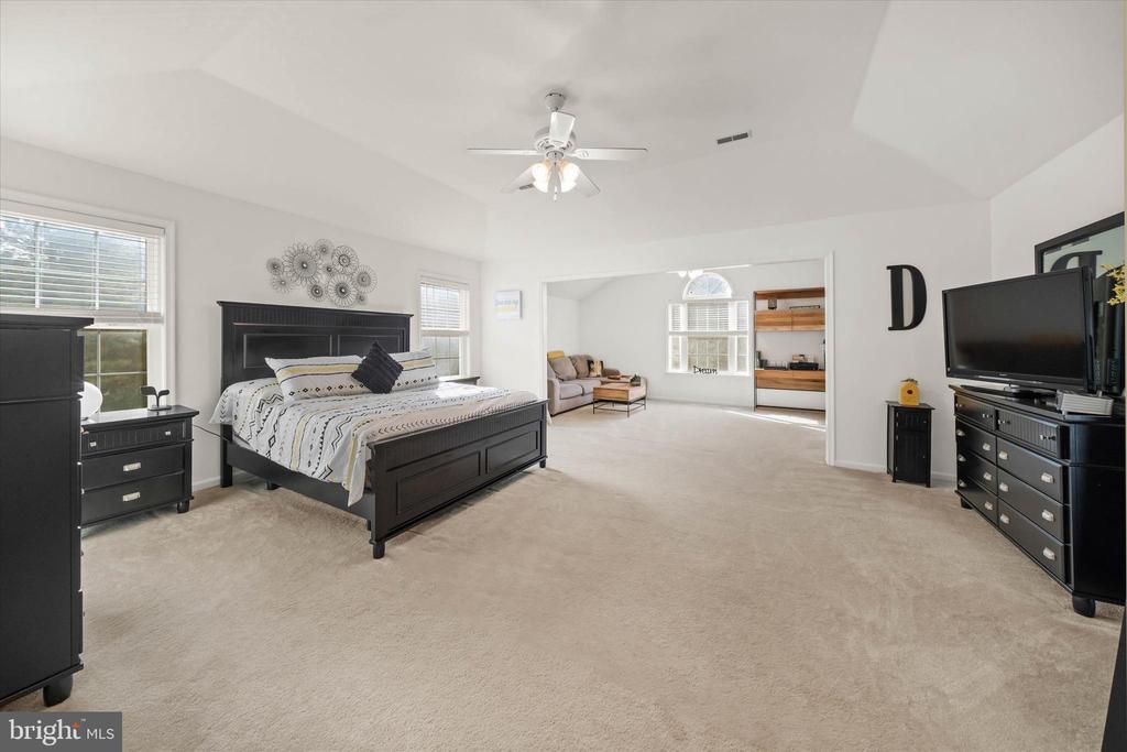 7 LANDVIEW COURT