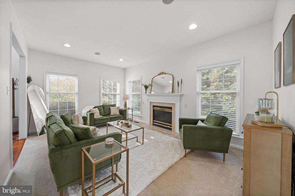 7 LANDVIEW COURT