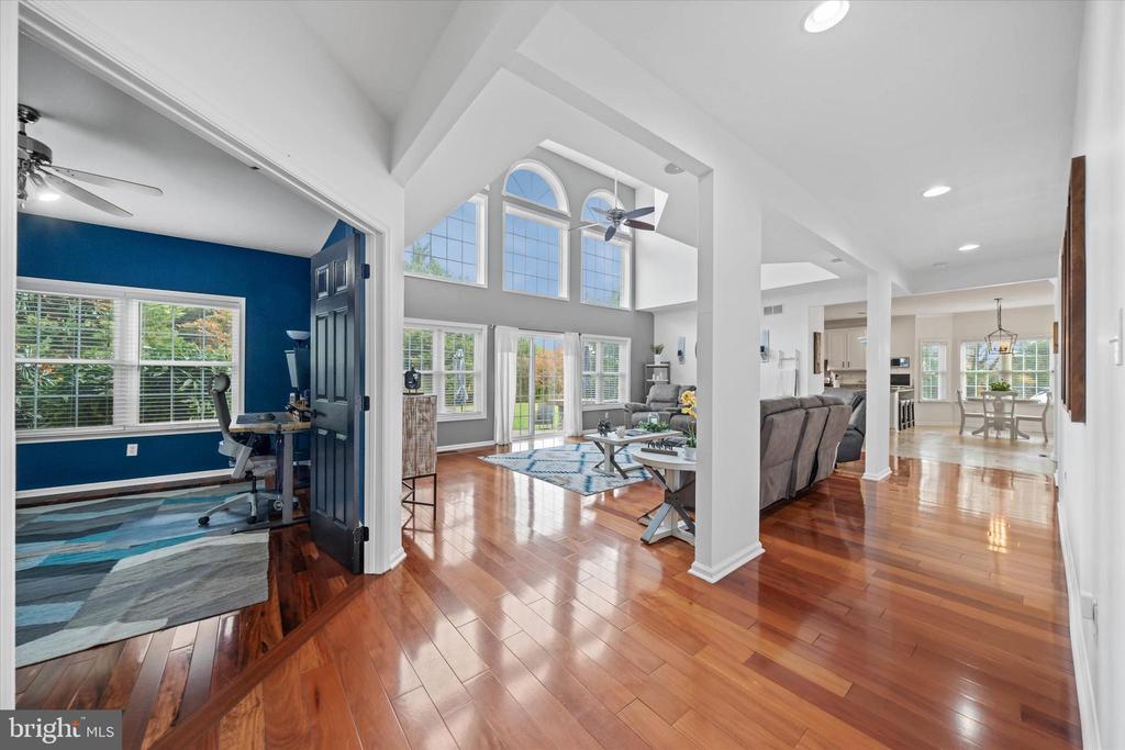 7 LANDVIEW COURT