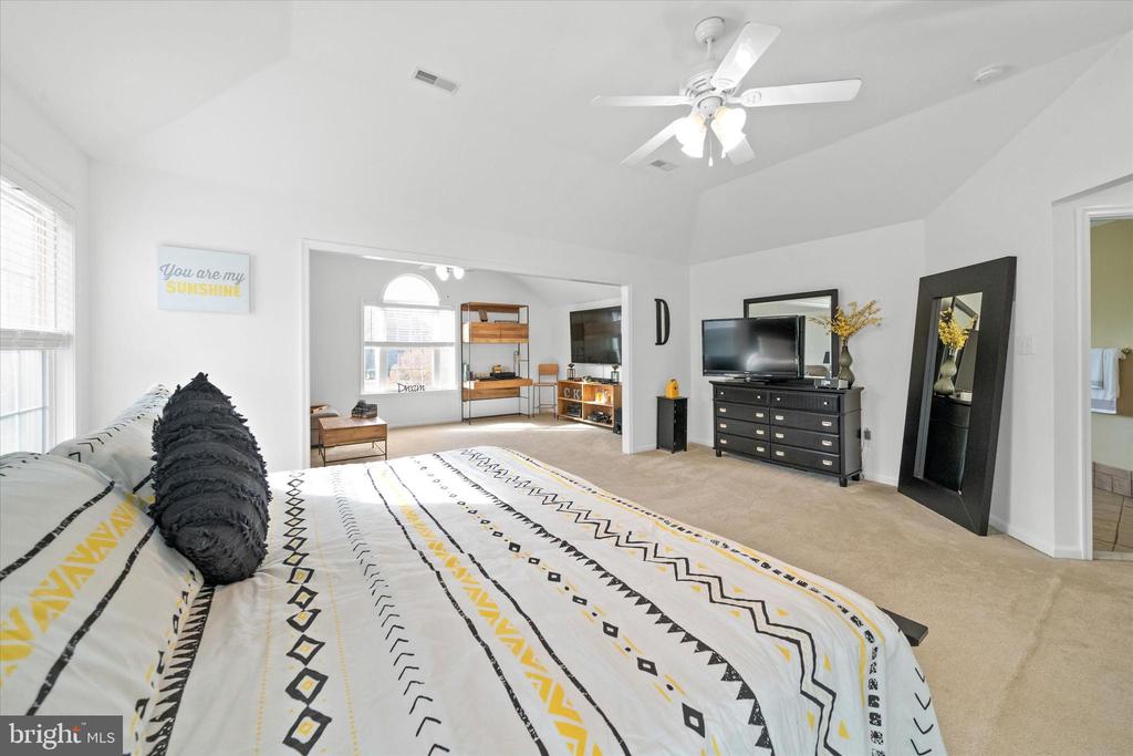 7 LANDVIEW COURT
