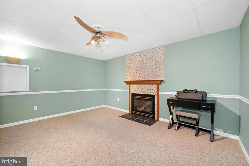 7 LANDVIEW COURT