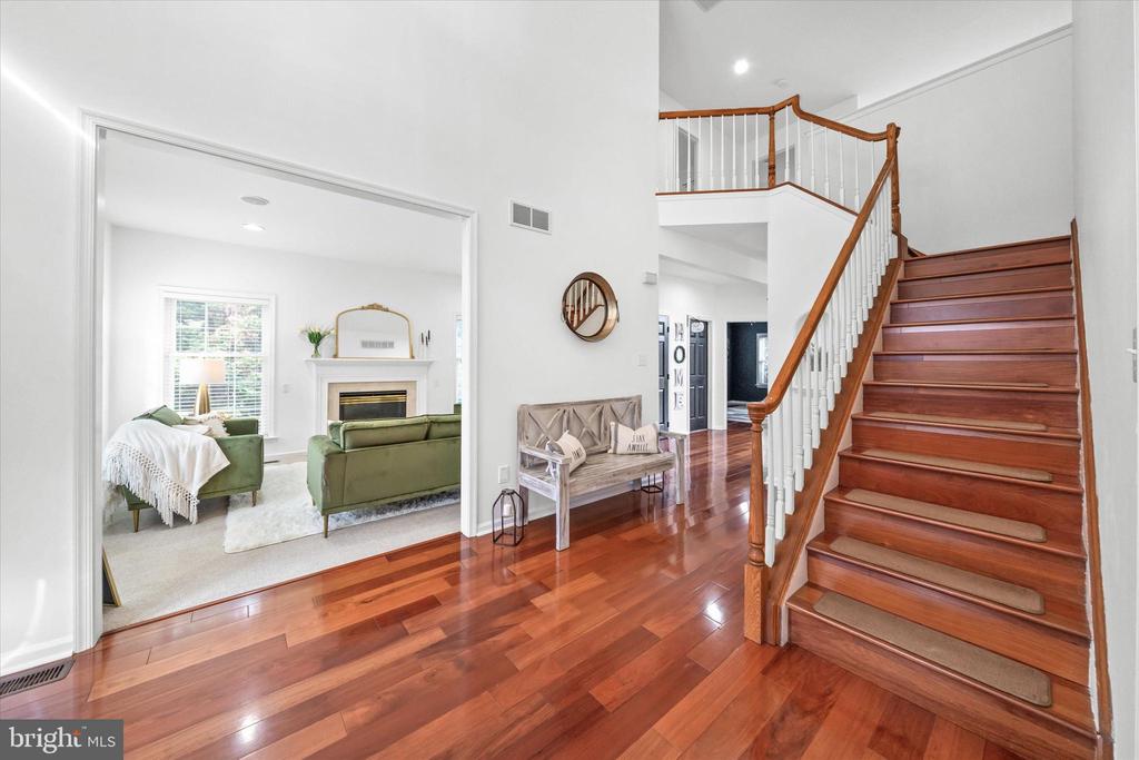 7 LANDVIEW COURT