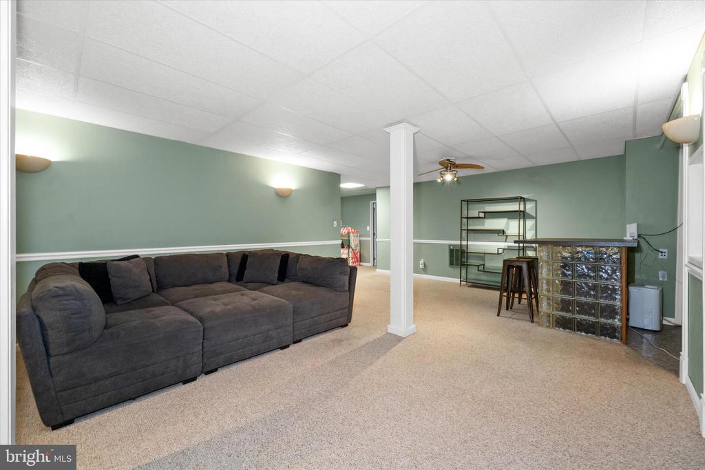 7 LANDVIEW COURT
