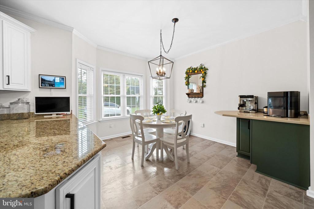 7 LANDVIEW COURT