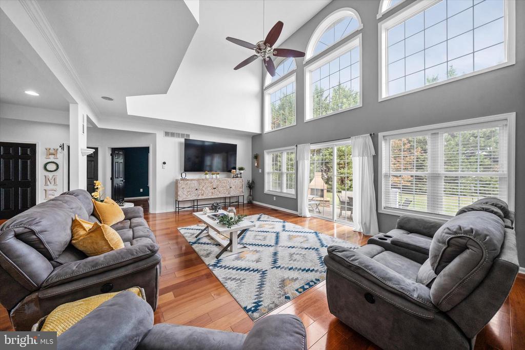 7 LANDVIEW COURT