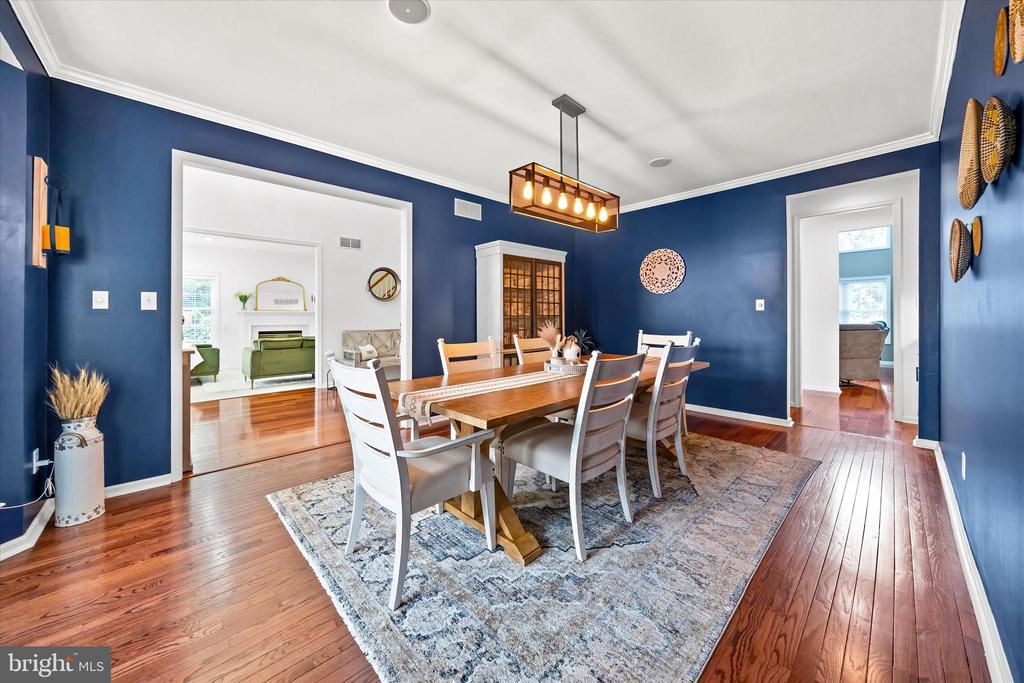 7 LANDVIEW COURT
