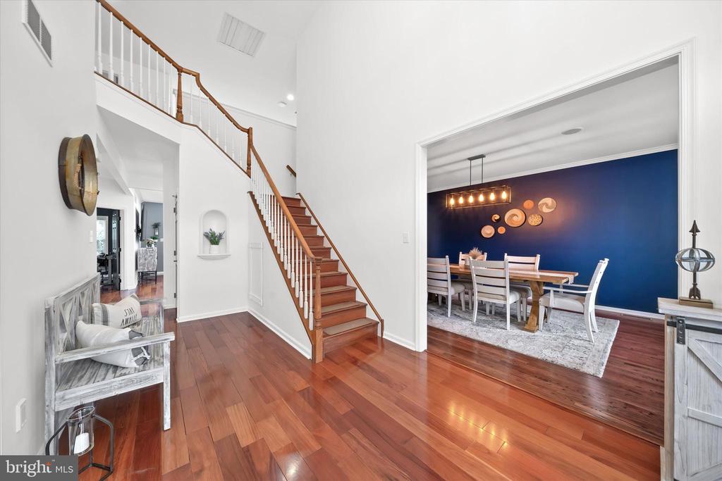 7 LANDVIEW COURT
