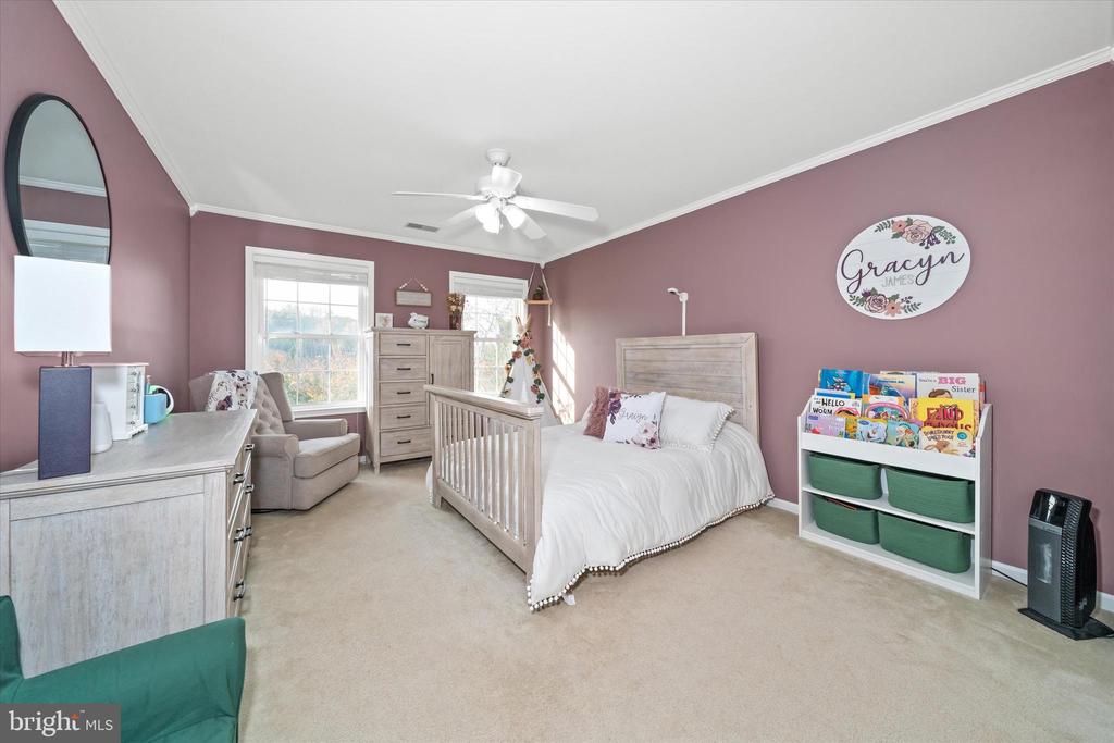 7 LANDVIEW COURT
