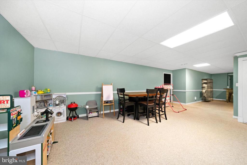 7 LANDVIEW COURT