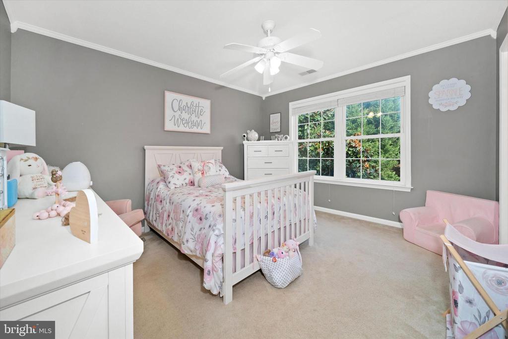 7 LANDVIEW COURT