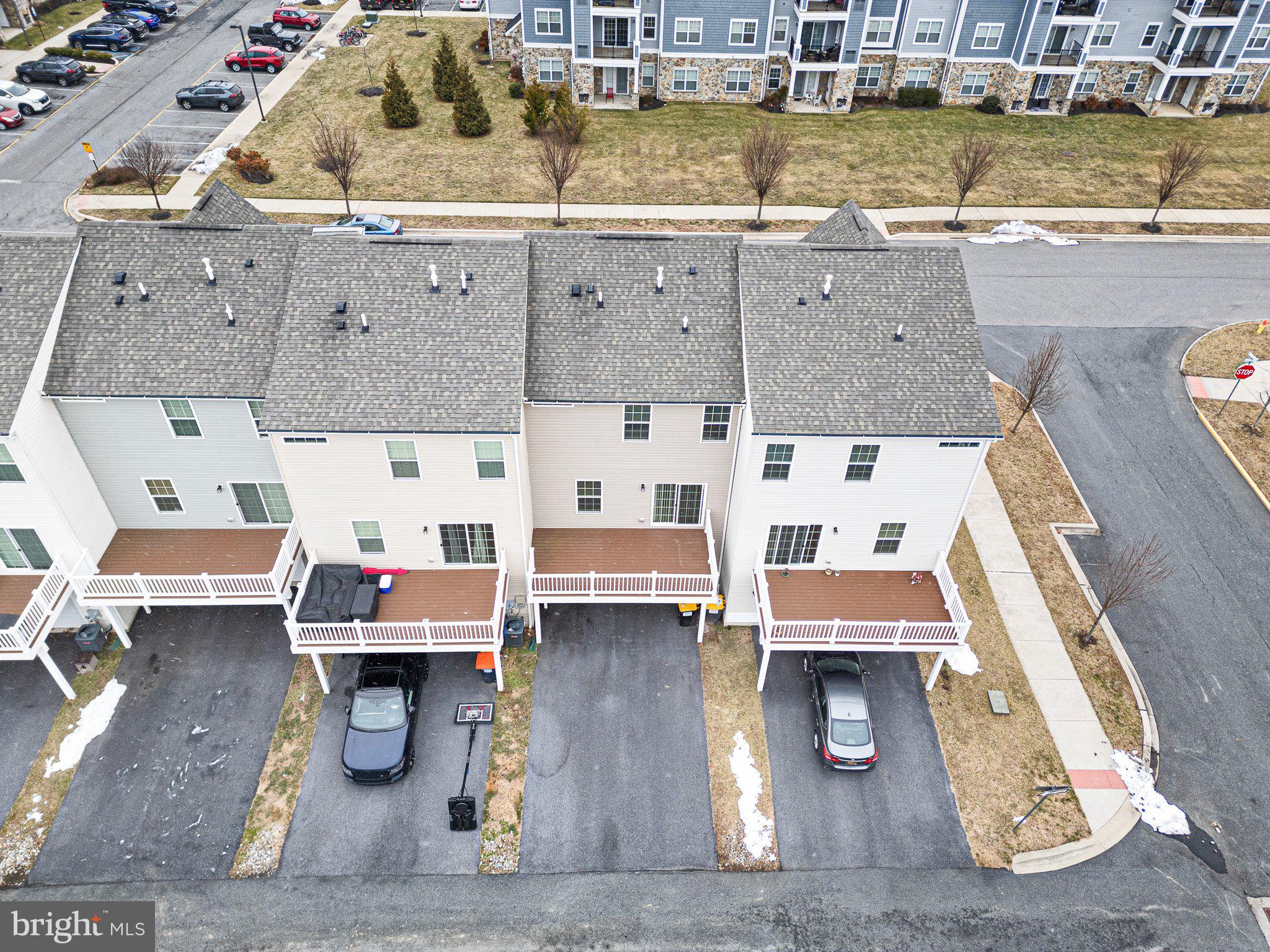 211 LAKE SEYMOUR DRIVE