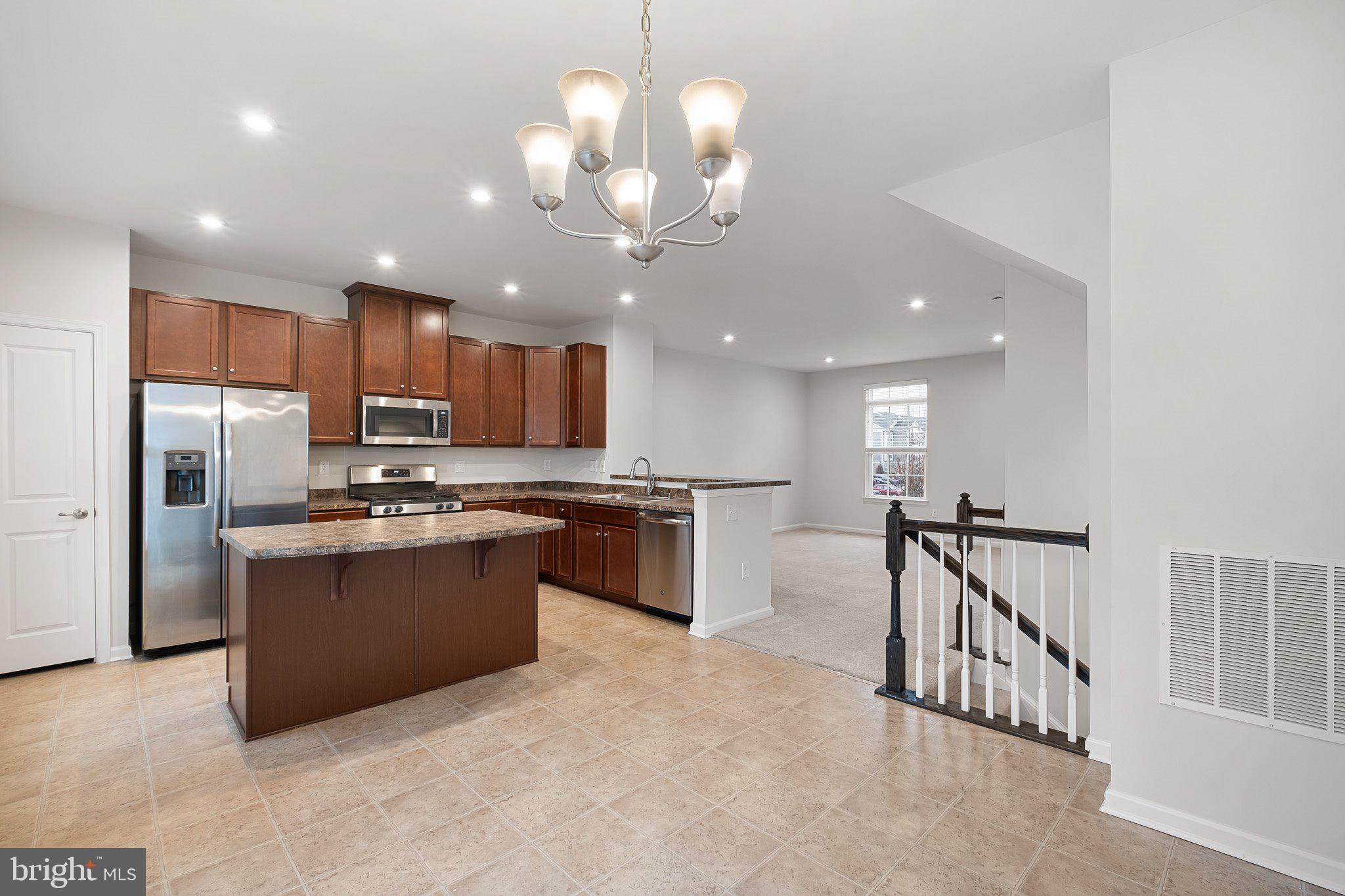 211 LAKE SEYMOUR DRIVE