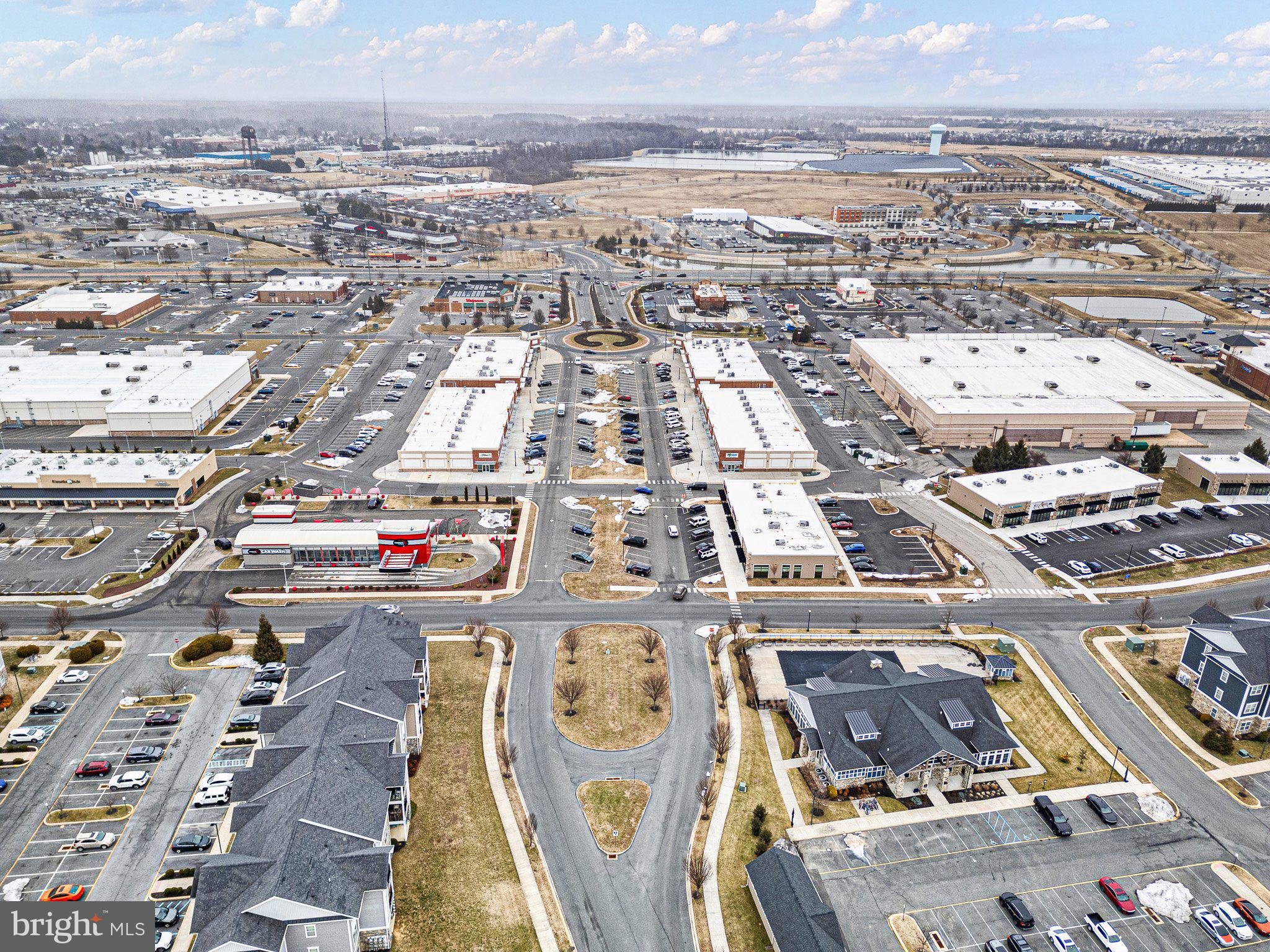 211 LAKE SEYMOUR DRIVE