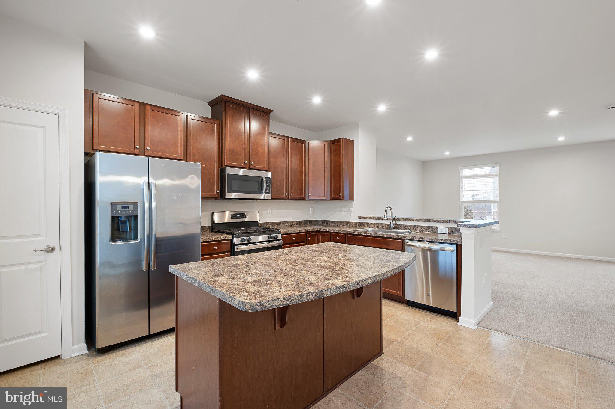 211 LAKE SEYMOUR DRIVE