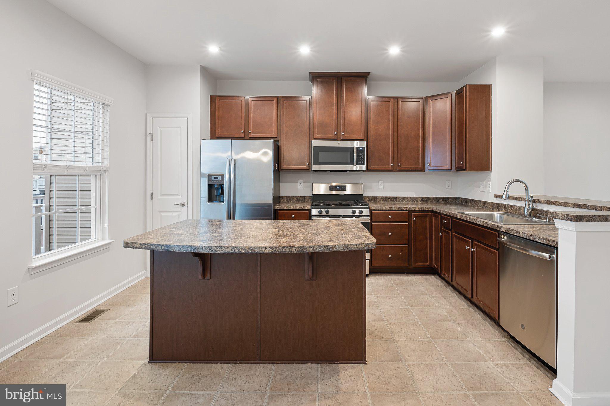 211 LAKE SEYMOUR DRIVE