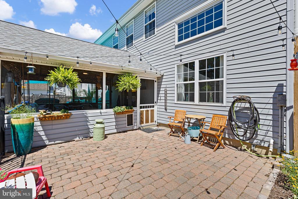 310 E THOMAS COURT