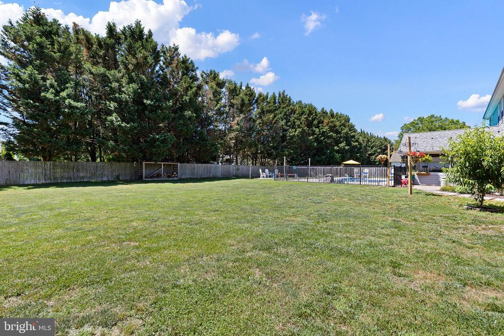 310 E THOMAS COURT