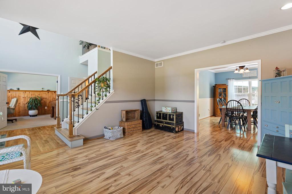 310 E THOMAS COURT