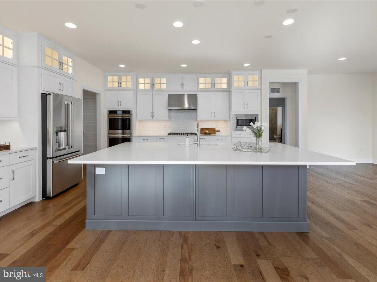 20368 HONEYSUCKLE DRIVE