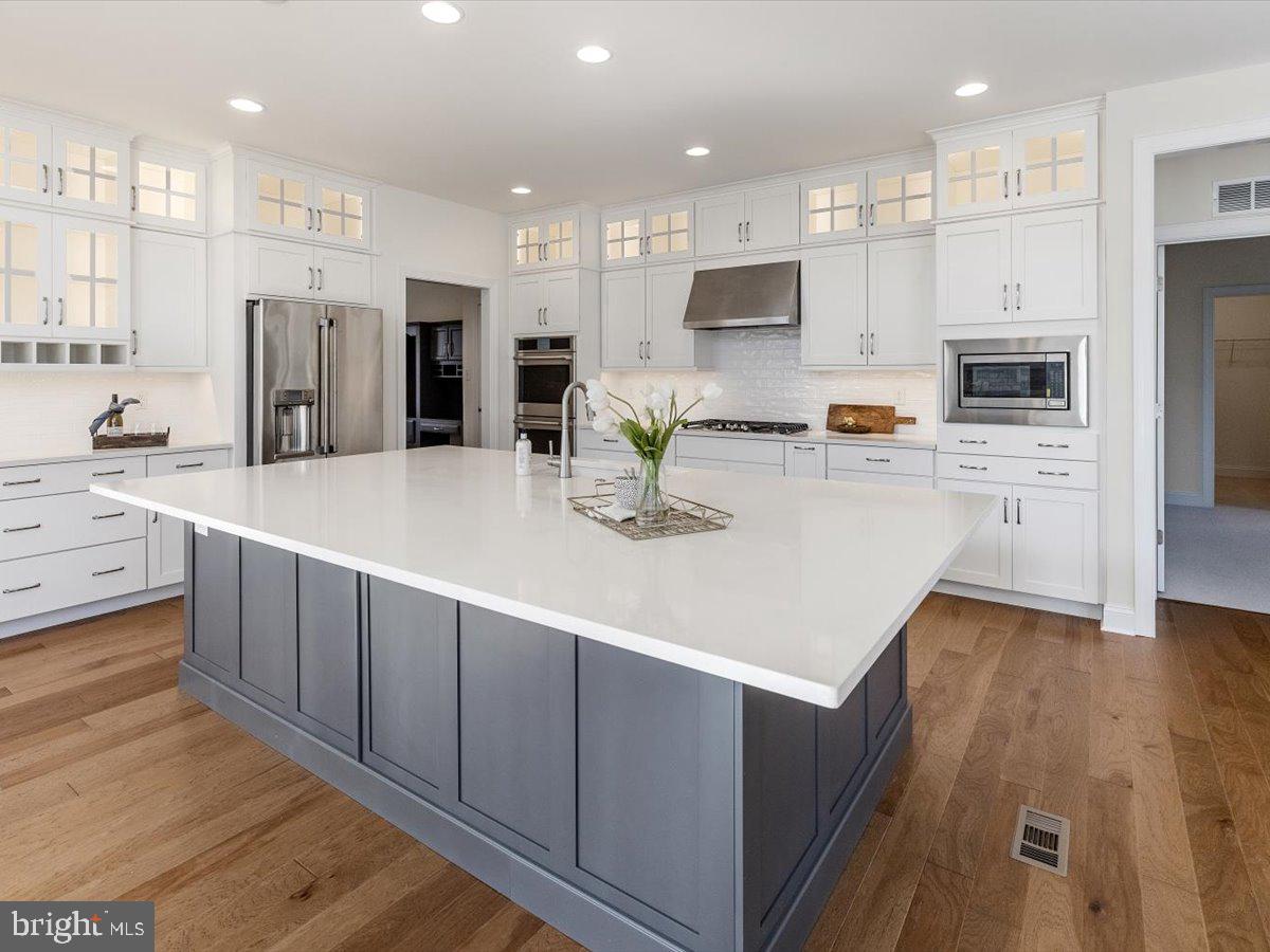 20368 HONEYSUCKLE DRIVE