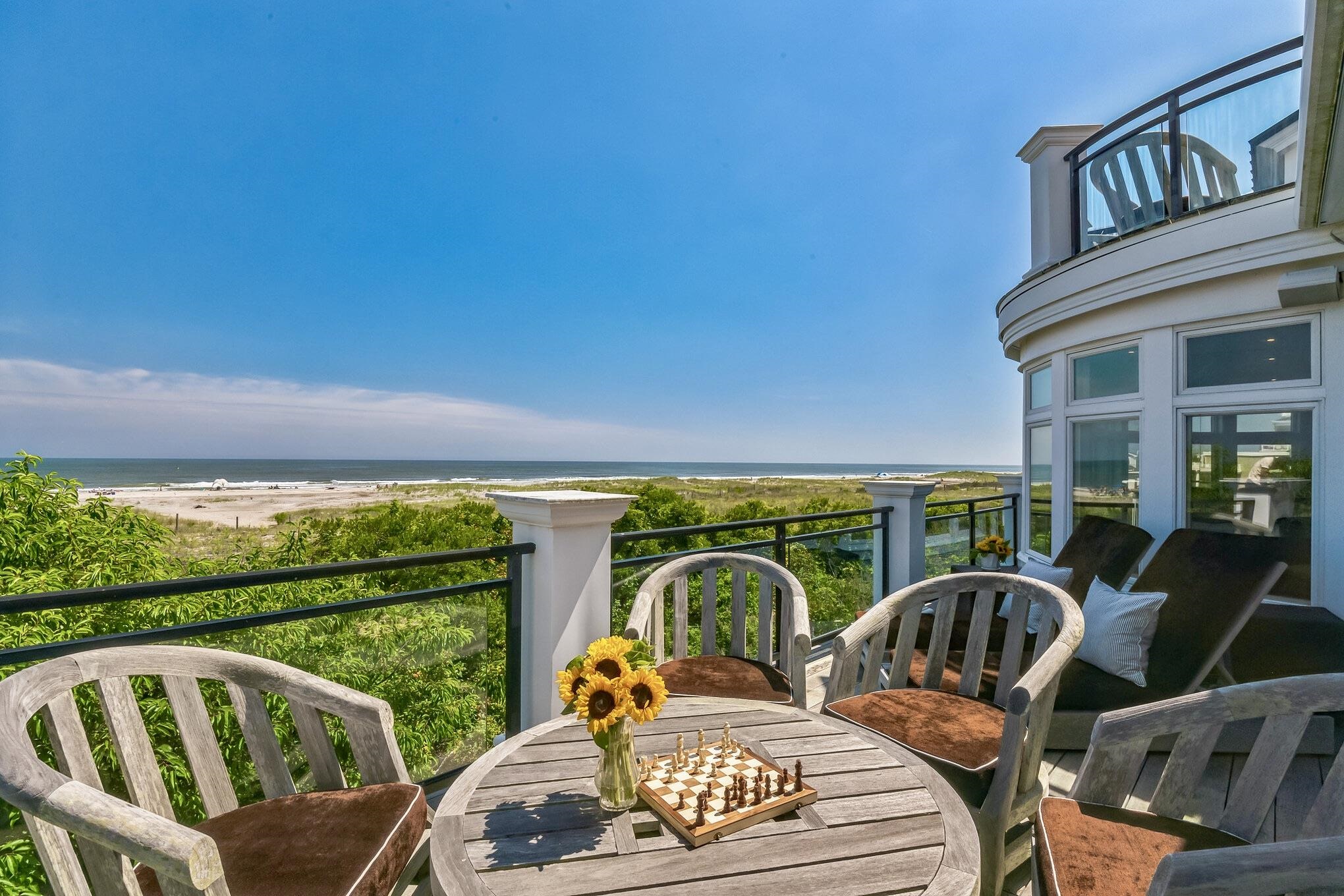 10 E Prescott Avenue