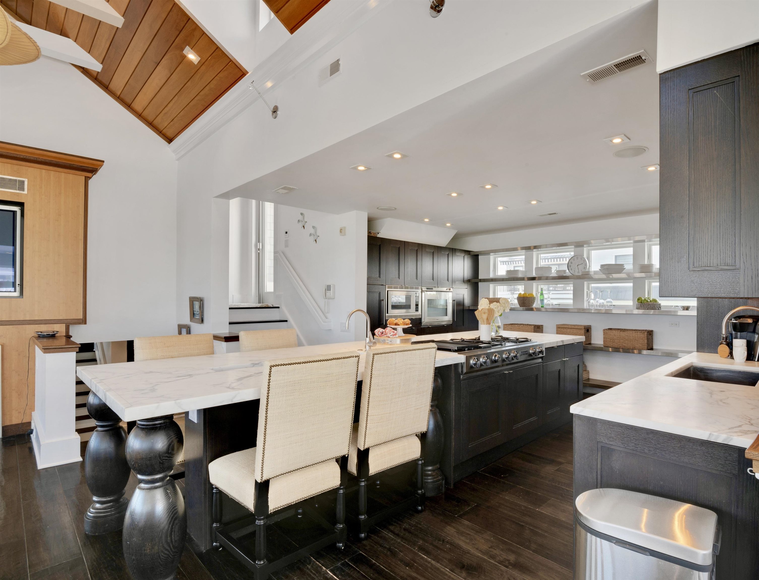 10 E Prescott Avenue