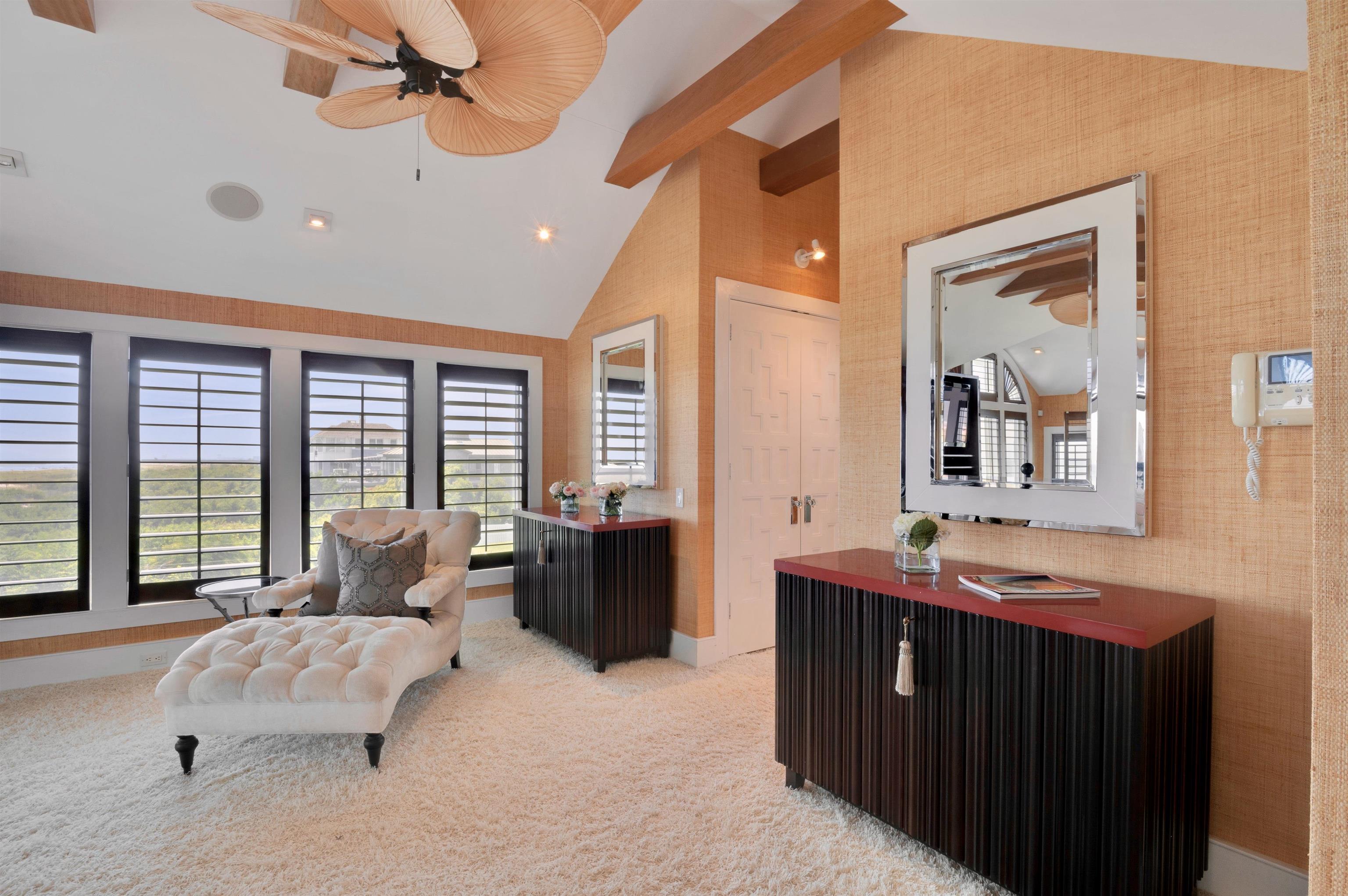 10 E Prescott Avenue