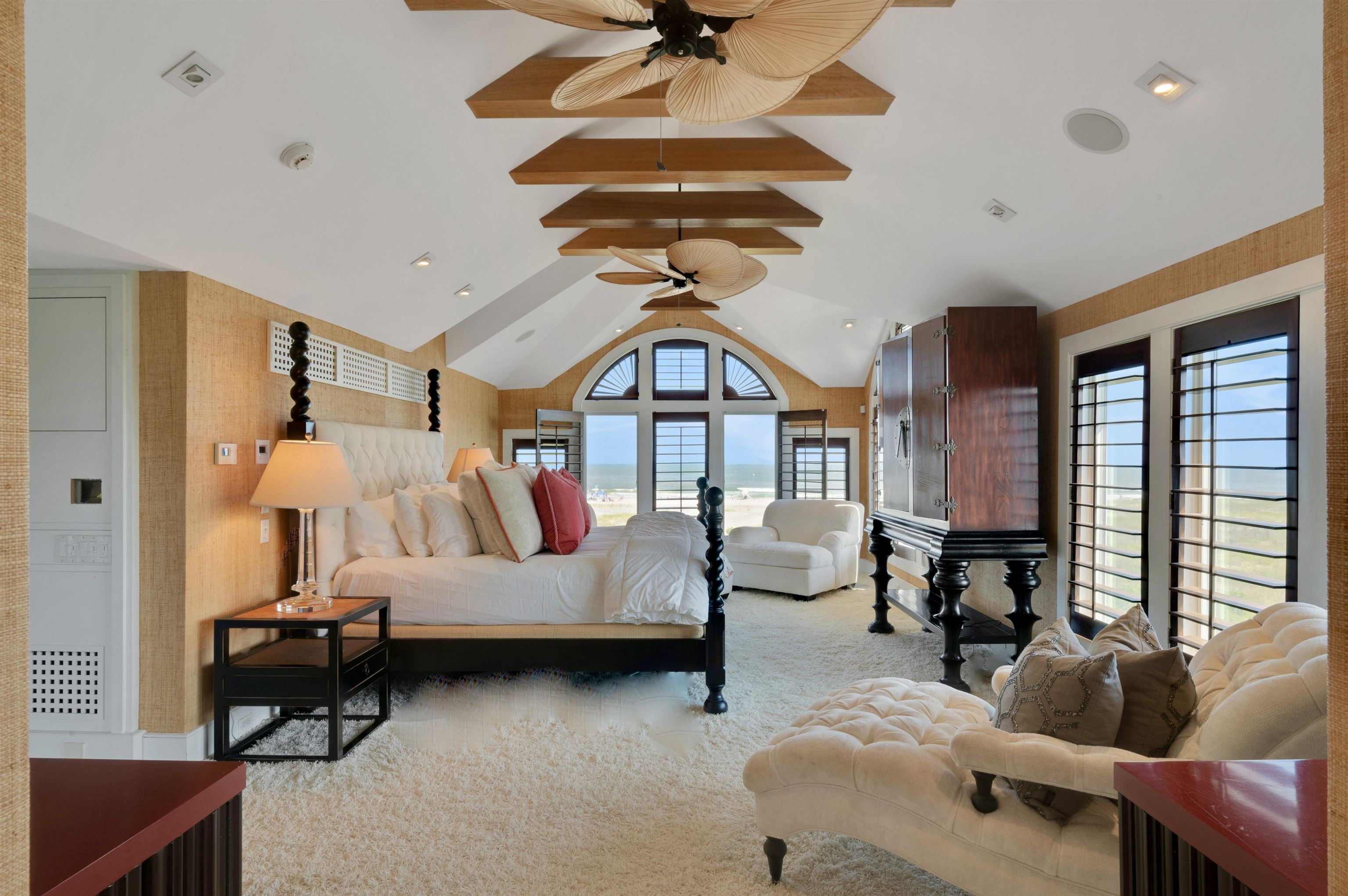 10 E Prescott Avenue