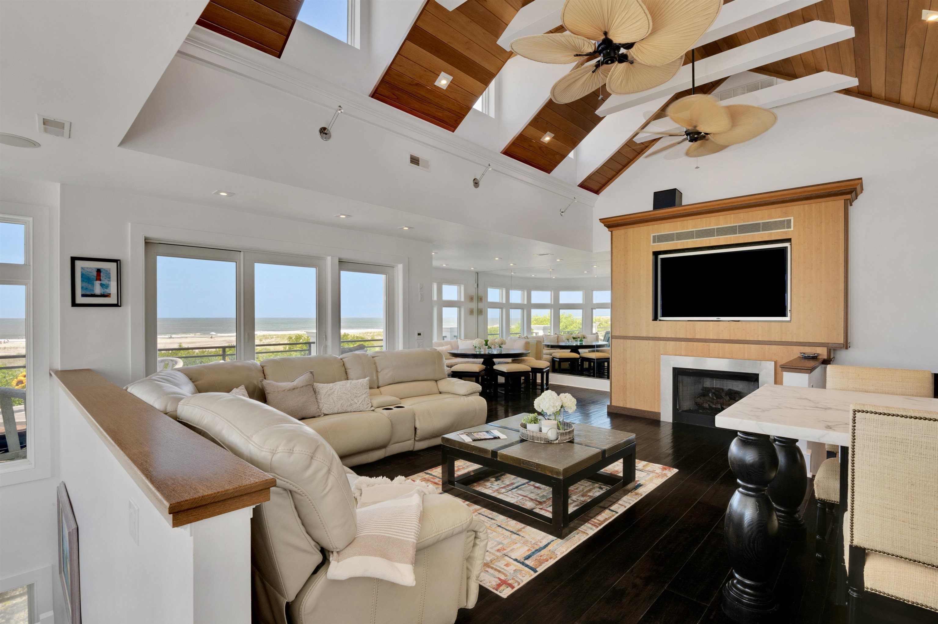 10 E Prescott Avenue