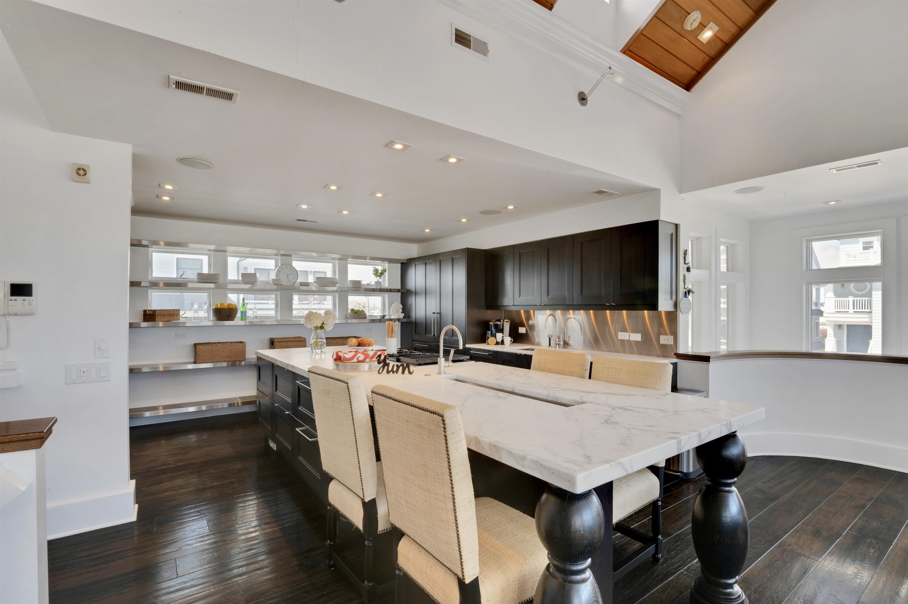 10 E Prescott Avenue