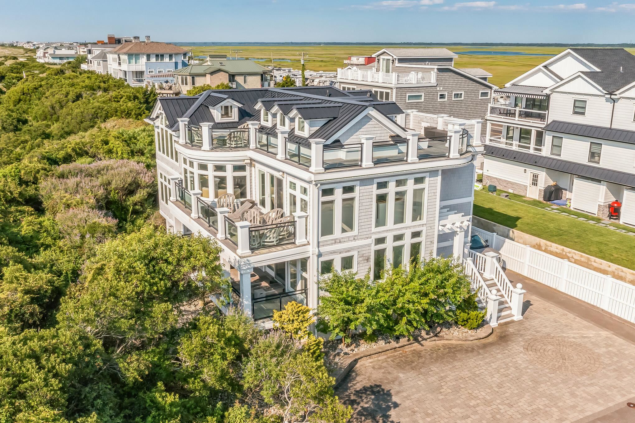 10 E Prescott Avenue