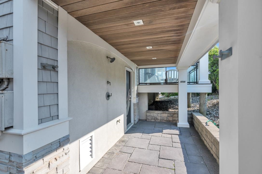 10 E Prescott Avenue