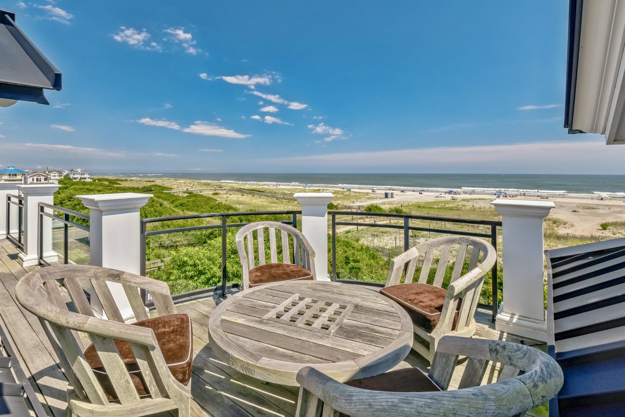 10 E Prescott Avenue