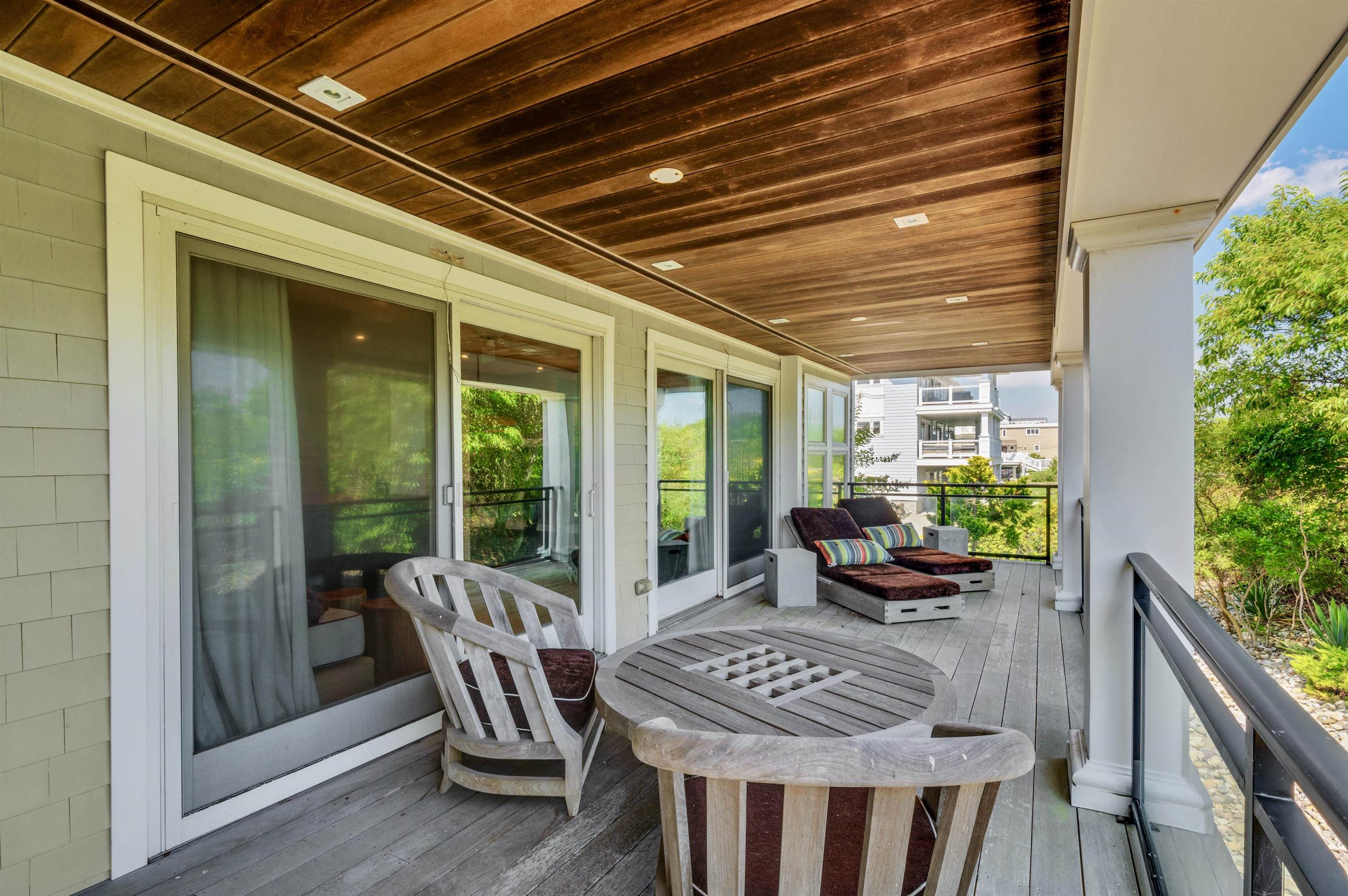 10 E Prescott Avenue