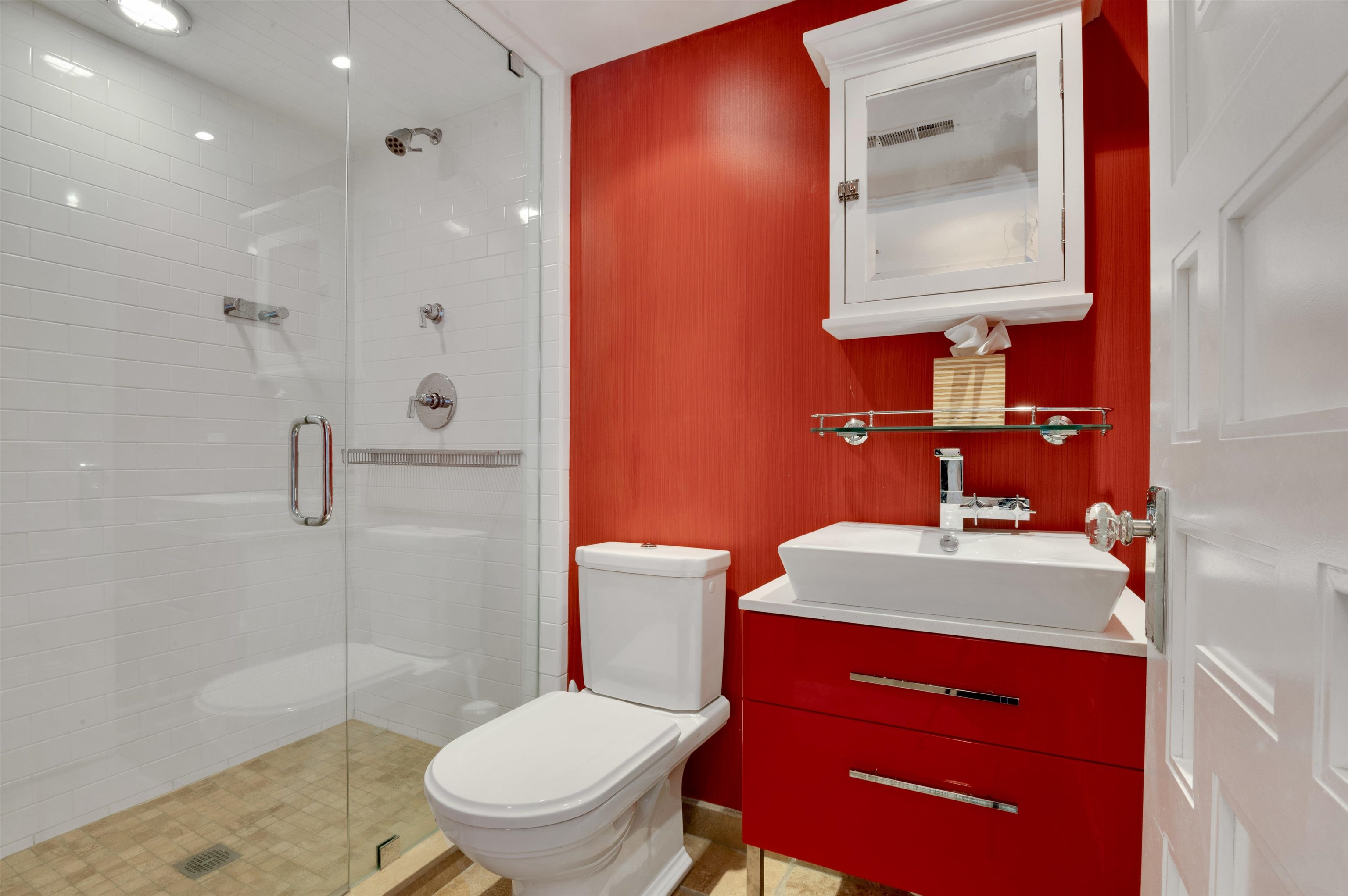 10 E Prescott Avenue