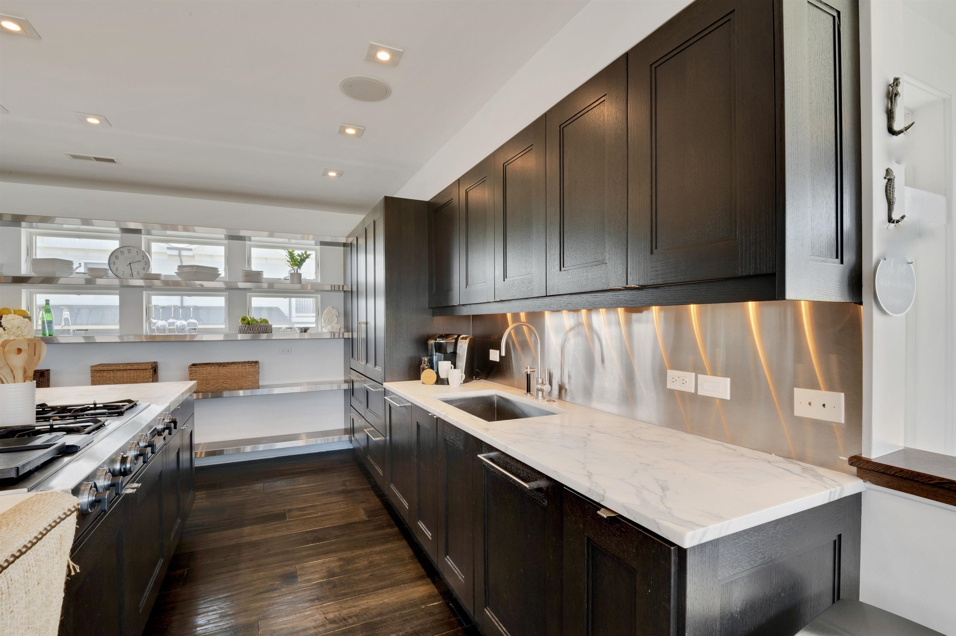 10 E Prescott Avenue