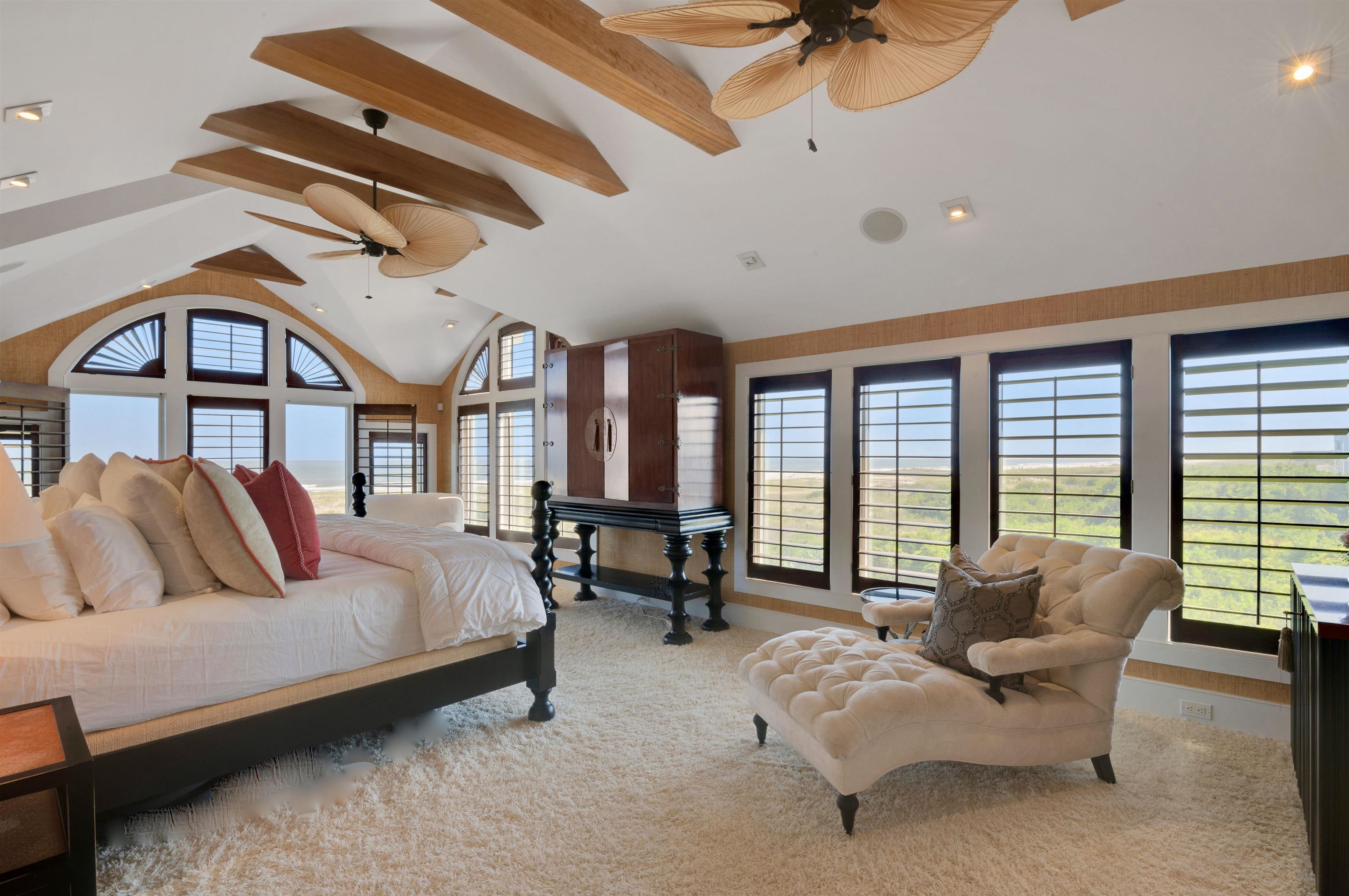 10 E Prescott Avenue