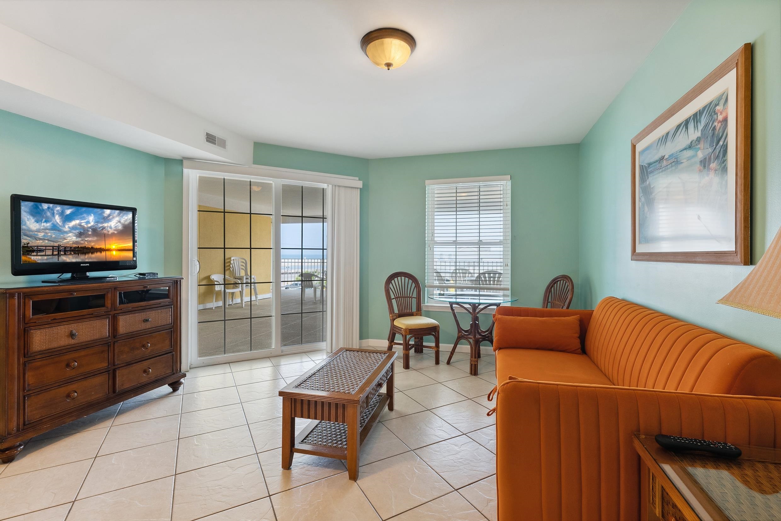 106 W Spruce Avenue Unit: 207