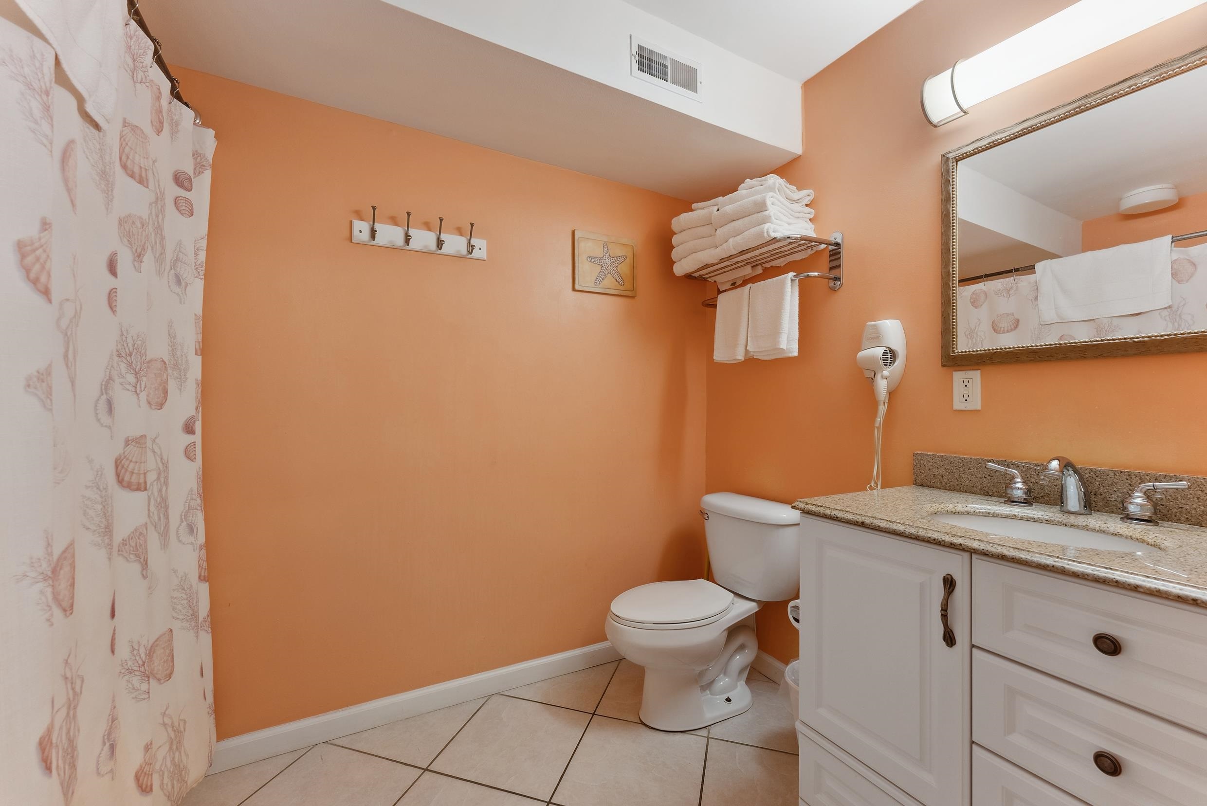 106 W Spruce Avenue Unit: 207