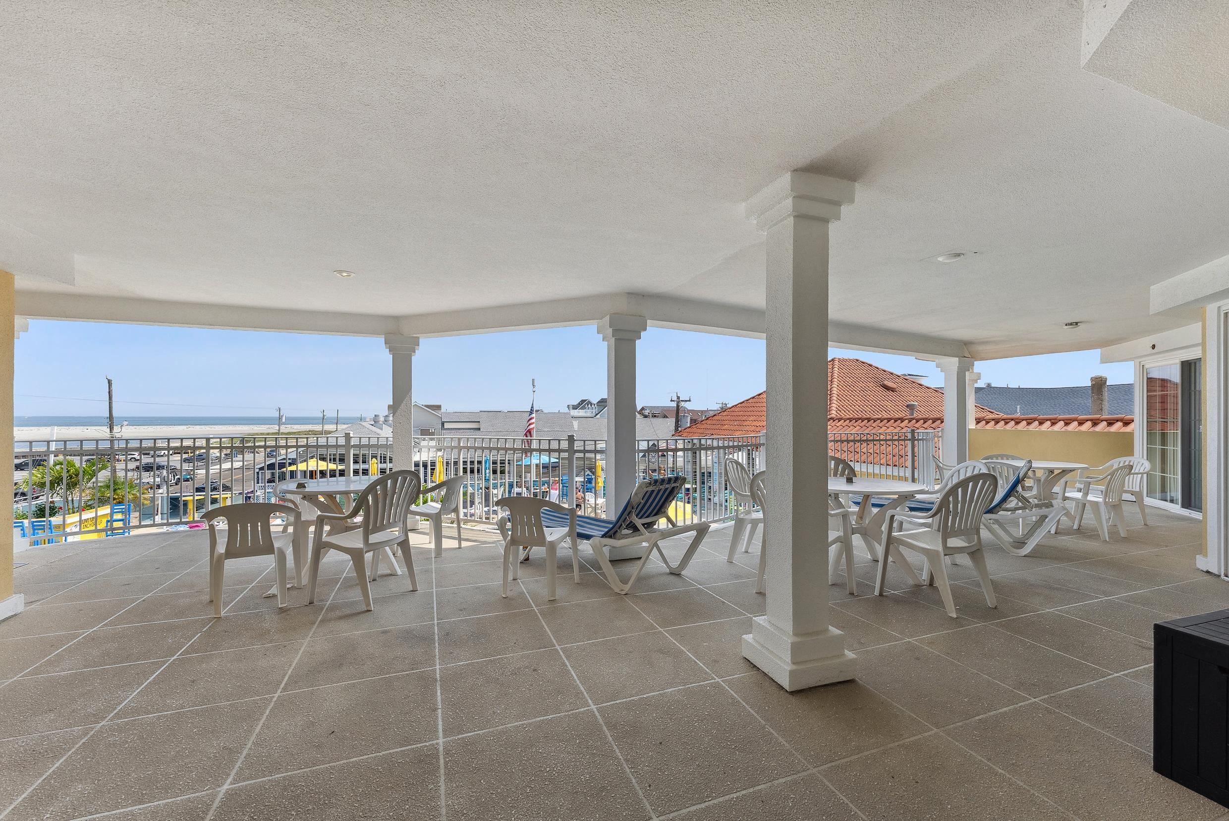 106 W Spruce Avenue Unit: 207